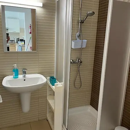 Magesticview Seafront Apartment Protaras