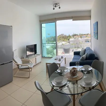 Magesticview Seafront Apartment *